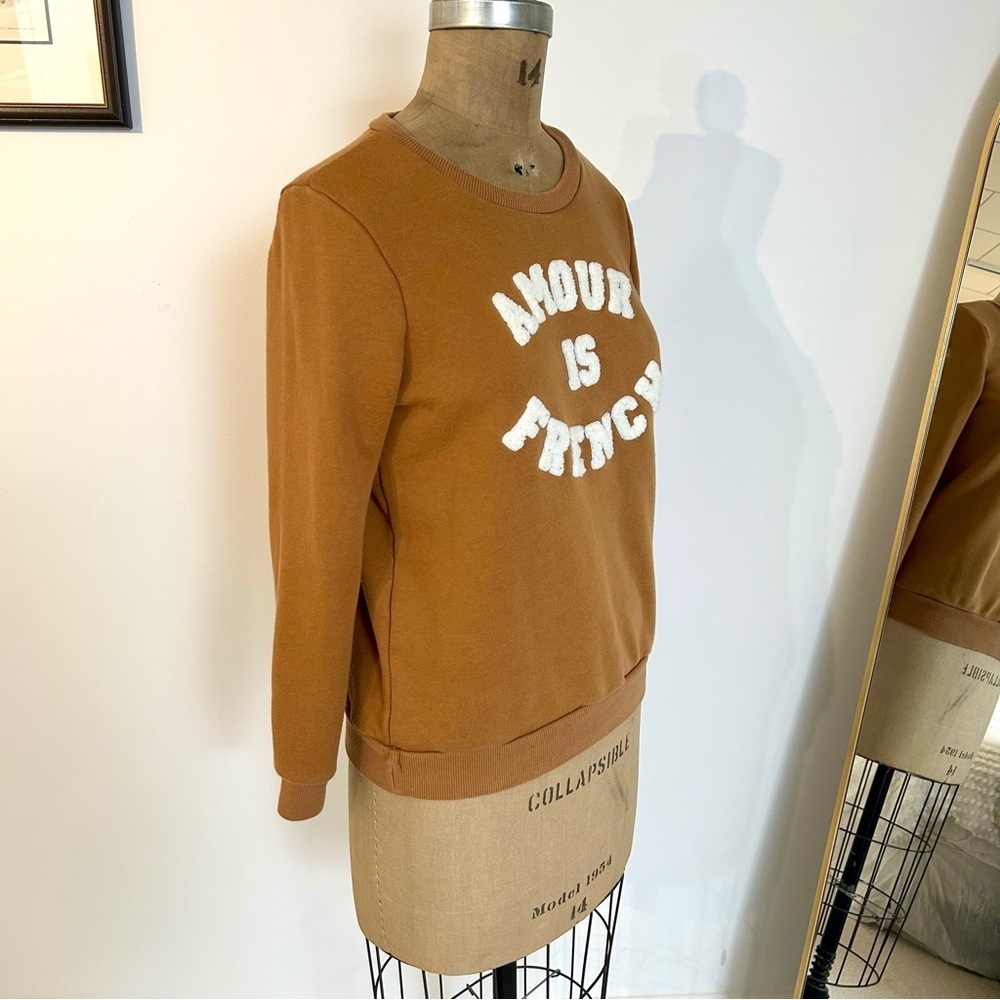 “Amour Is French” Caramel Brown Sweatshirt Sz SM - Picture 2 of 9
